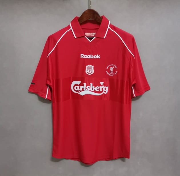 Liverpool 00-02 Home Football Kit