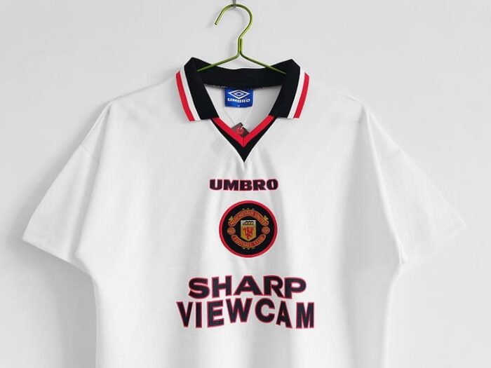 Manchester United 96-97 Away White Football Kit